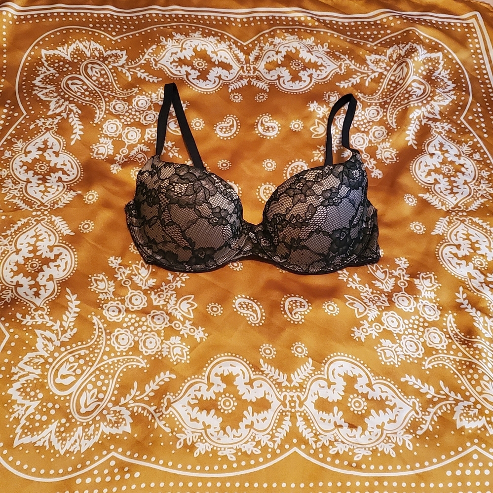 [SOLD] Lacy Bra